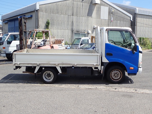 TOYOTA Dyna Truck