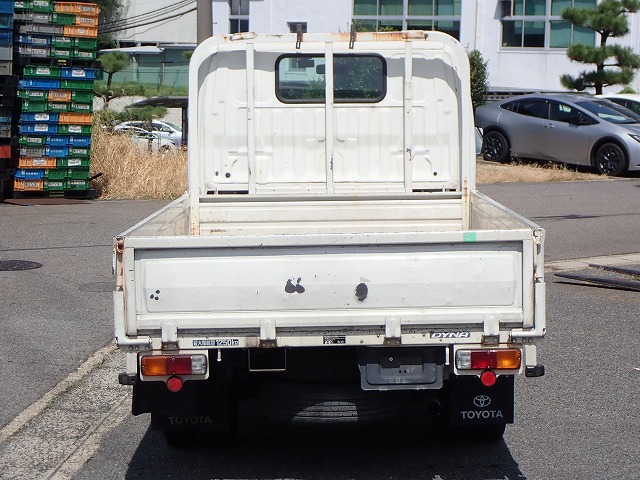 TOYOTA Dyna Truck