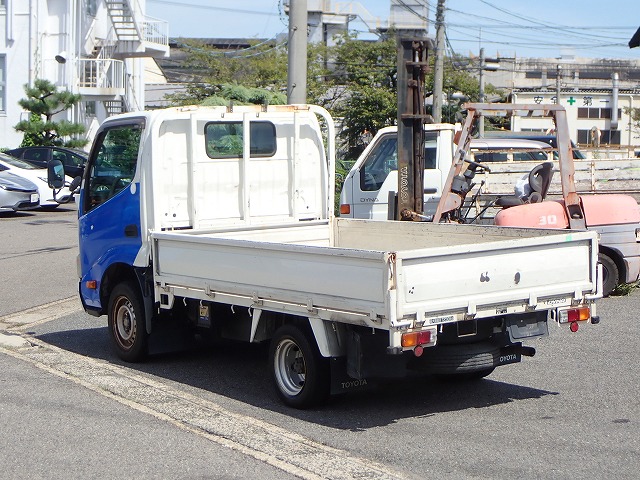 TOYOTA Dyna Truck