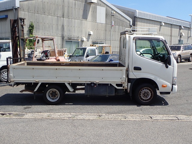 TOYOTA Dyna Truck