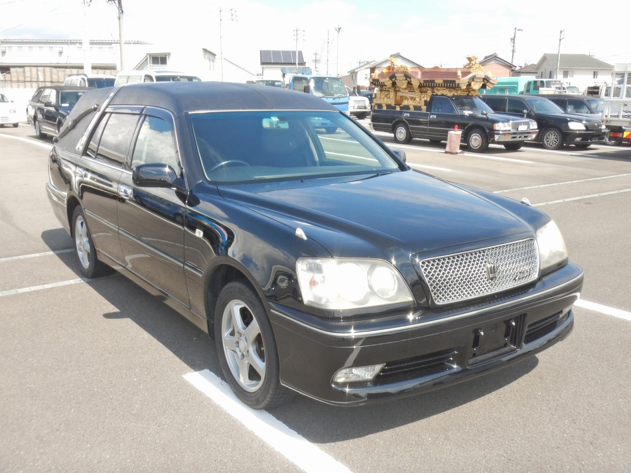 TOYOTA Crown Estate