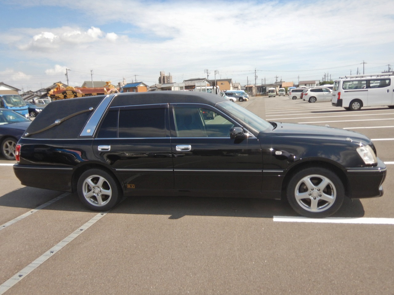 TOYOTA Crown Estate