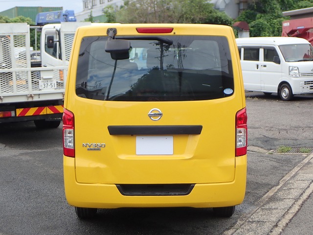 NISSAN NV 350 CARAVAN