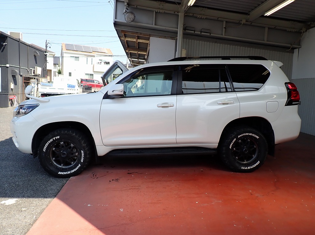 TOYOTA Land Cruiser Prado