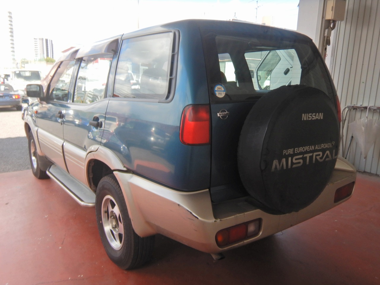 NISSAN Mistral