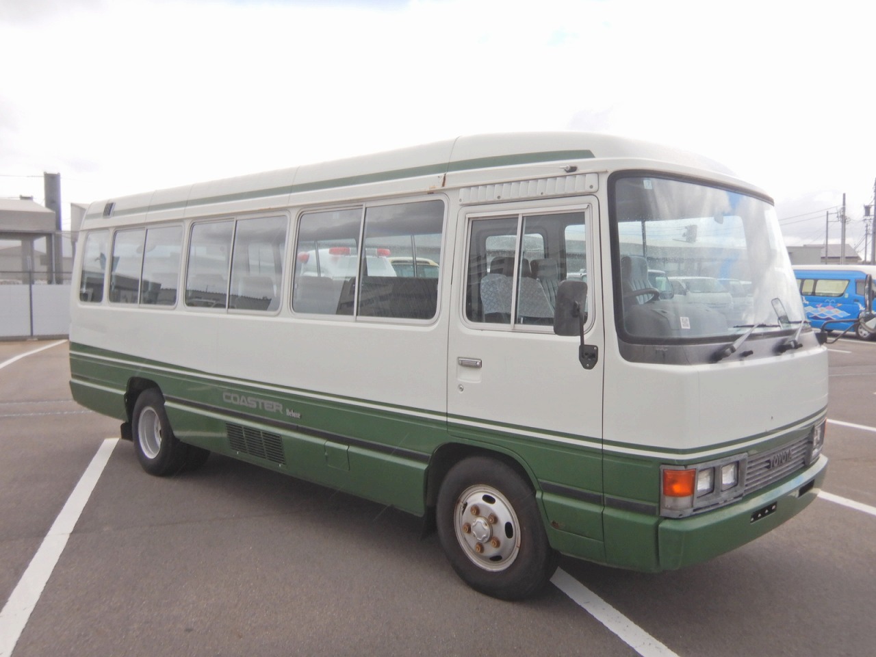 TOYOTA Coaster