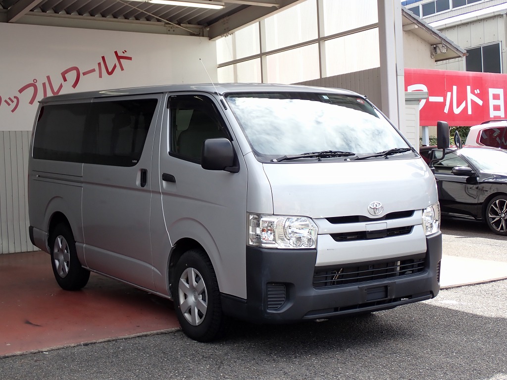 TOYOTA Hiace Van