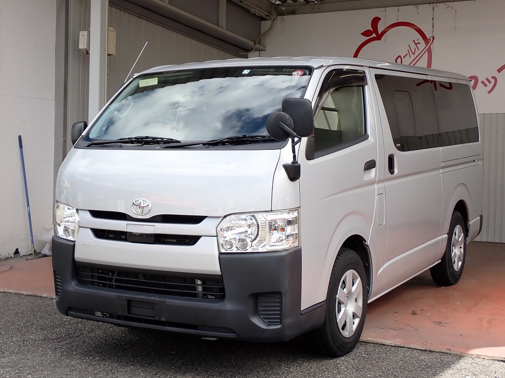 TOYOTA Hiace Van