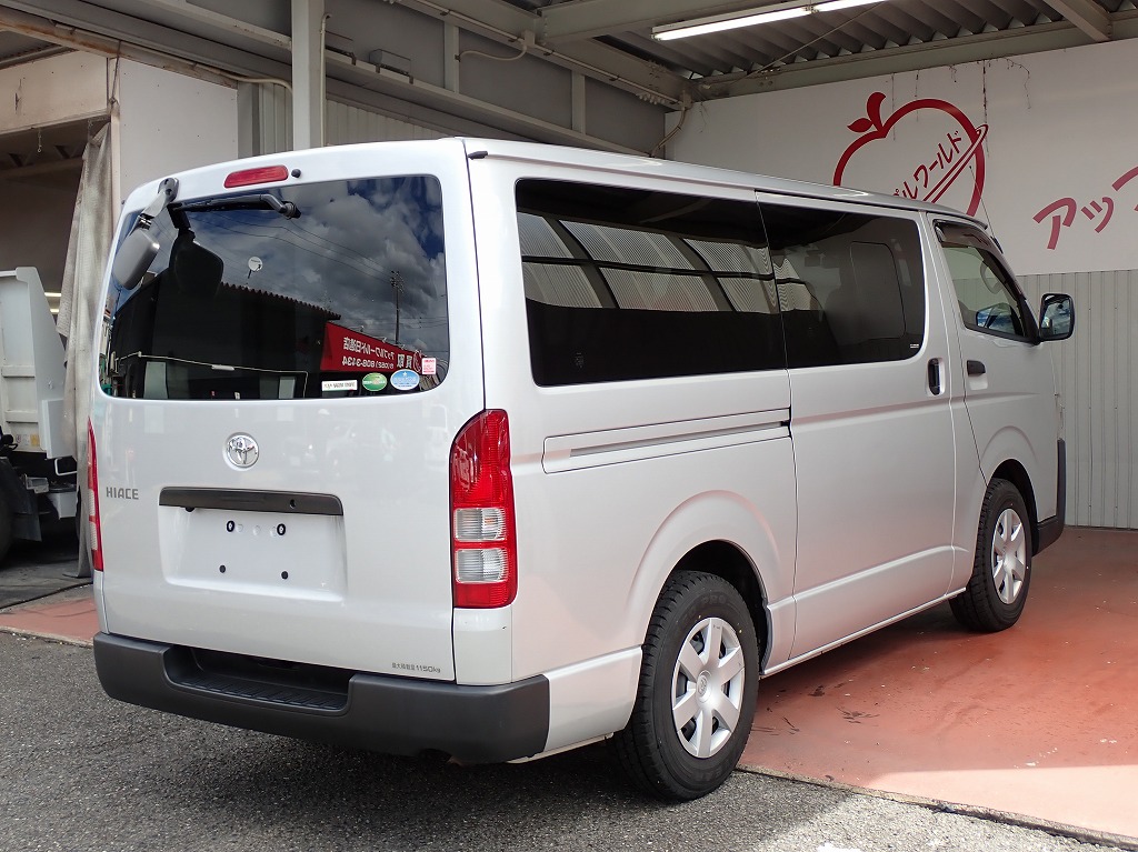 TOYOTA Hiace Van