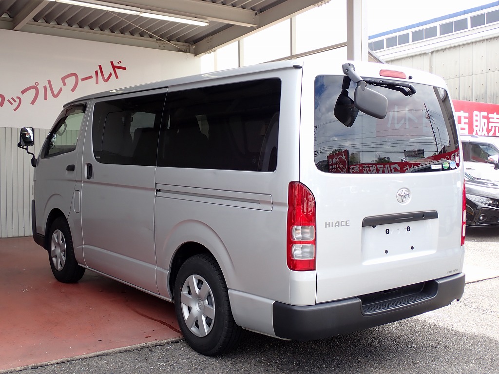 TOYOTA Hiace Van