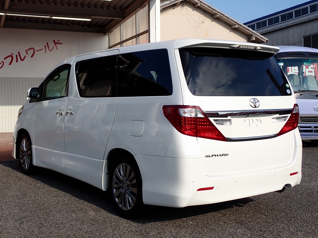 TOYOTA Alphard