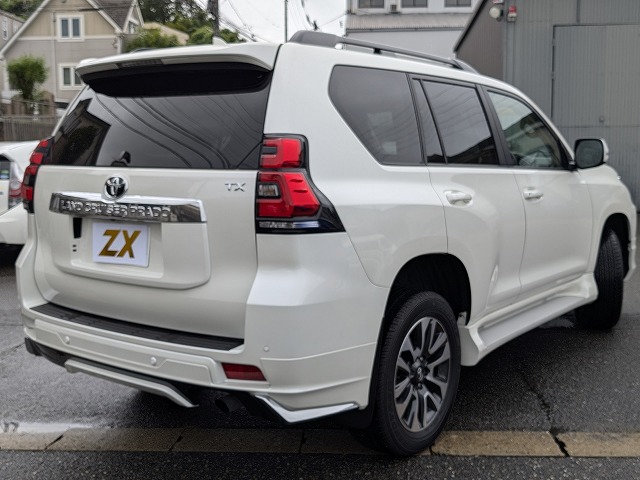 TOYOTA Land Cruiser Prado