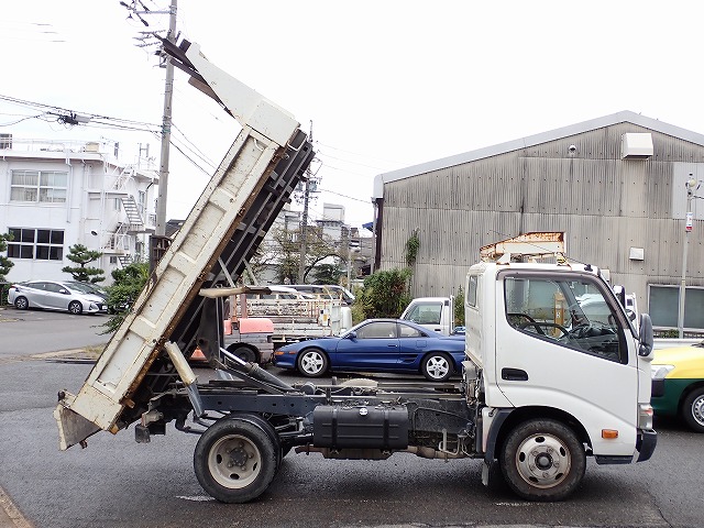 TOYOTA Dyna Truck