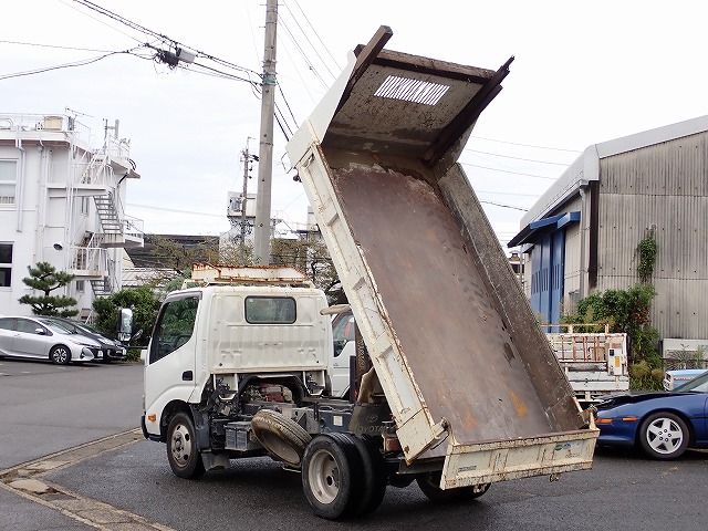 TOYOTA Dyna Truck