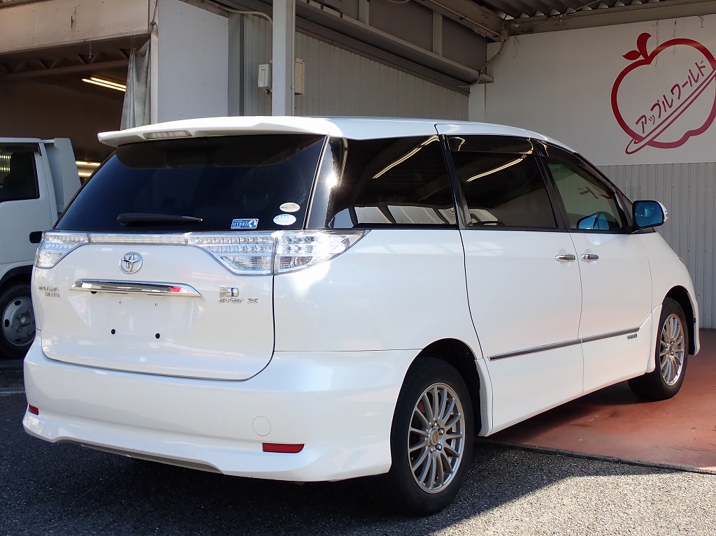 TOYOTA Estima Hybrid