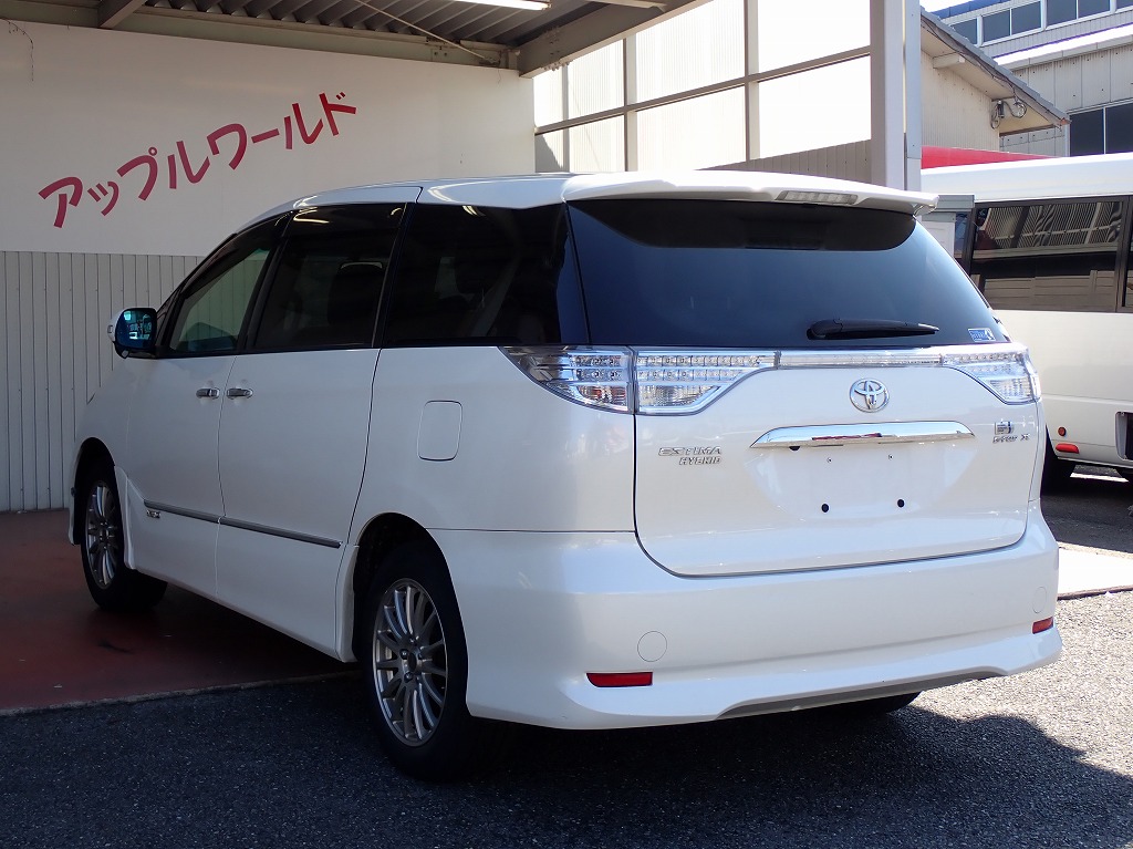 TOYOTA Estima Hybrid