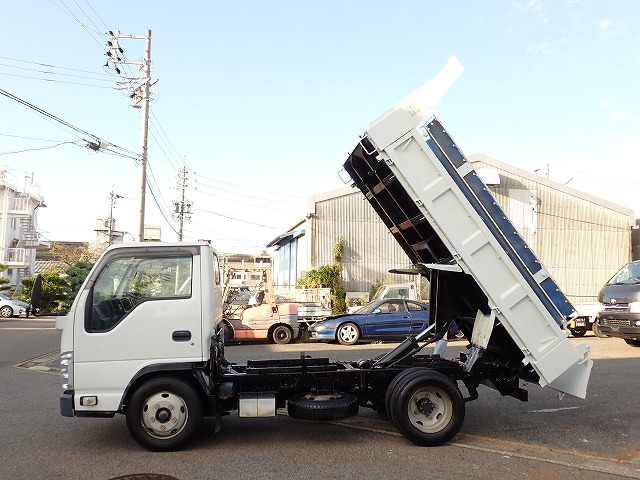 ISUZU Elf Truck