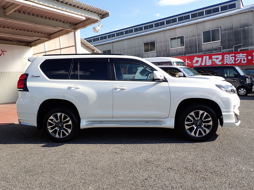 TOYOTA Land Cruiser Prado