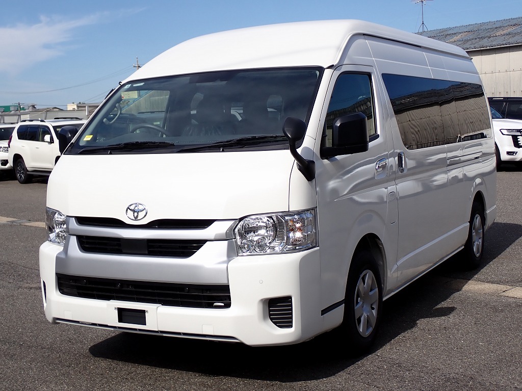 TOYOTA Hiace Commuter