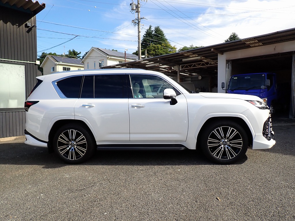 LEXUS LX