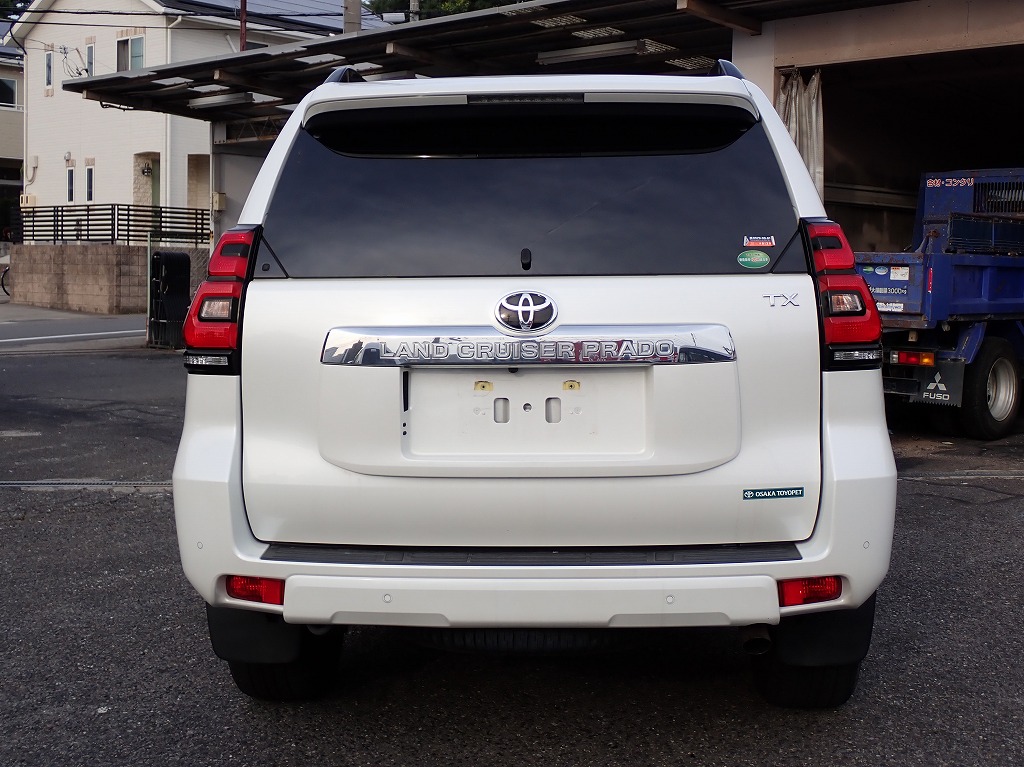 TOYOTA Land Cruiser Prado