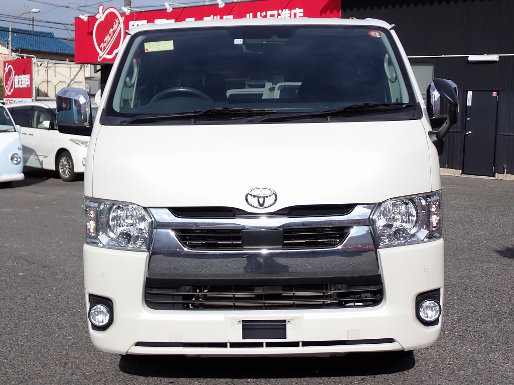 TOYOTA Hiace Van