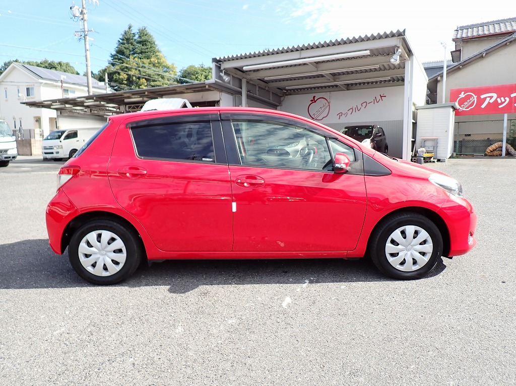 TOYOTA Vitz