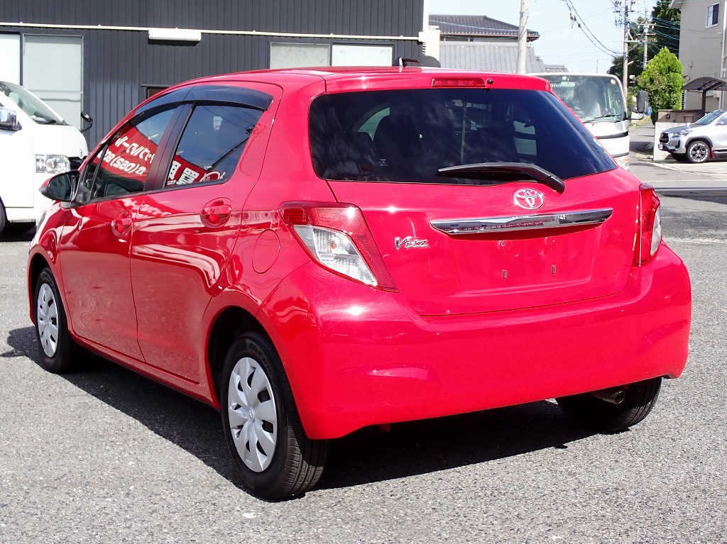 TOYOTA Vitz