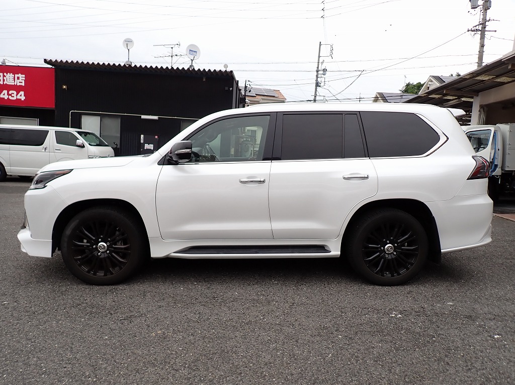 LEXUS LX 570