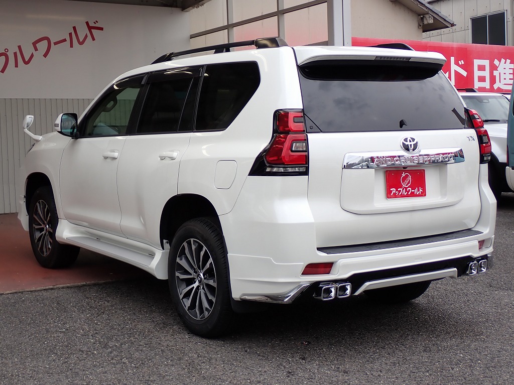 TOYOTA Land Cruiser Prado