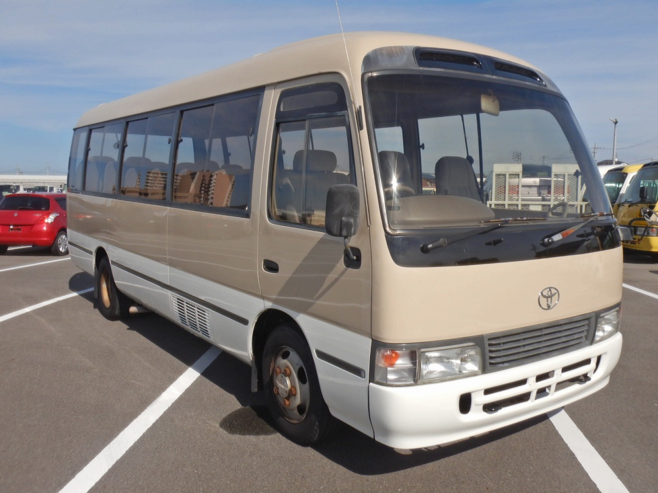 TOYOTA Coaster