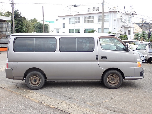 NISSAN Caravan Coach