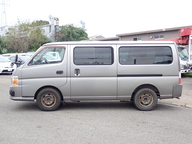 NISSAN Caravan Coach