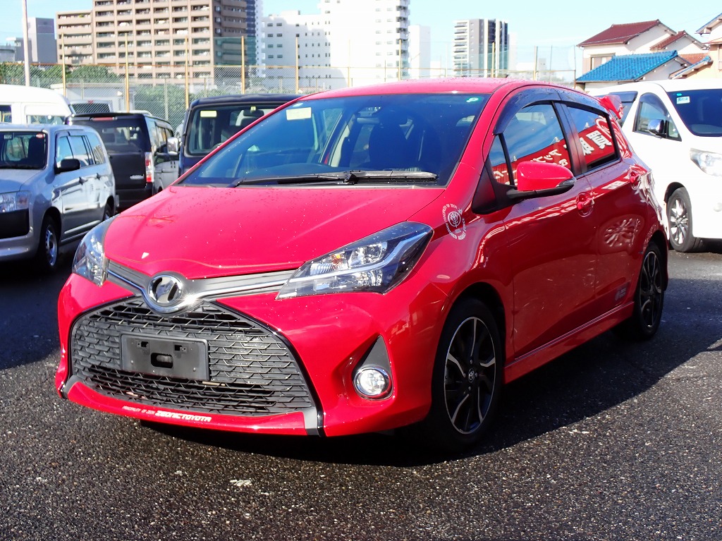 TOYOTA Vitz