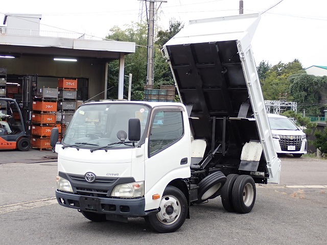 TOYOTA Dyna Truck