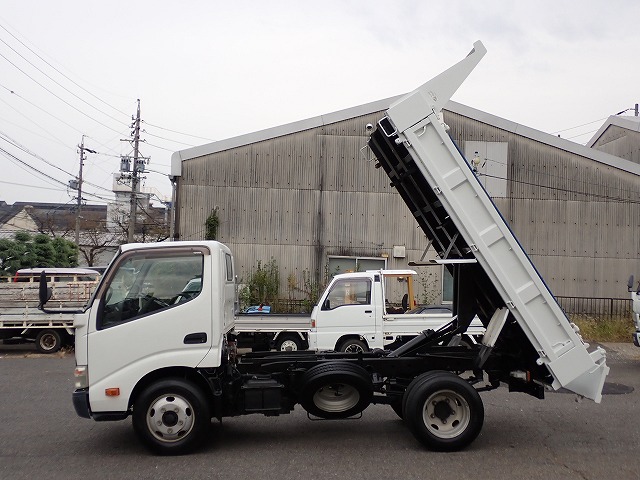 TOYOTA Dyna Truck