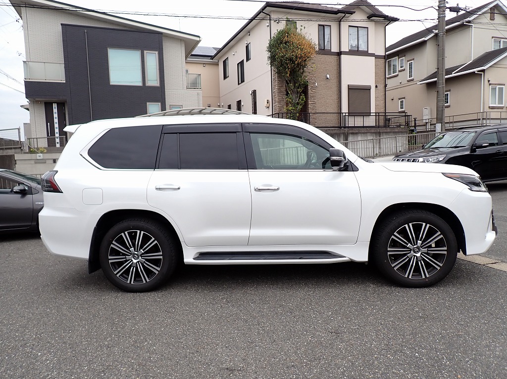 LEXUS LX 570