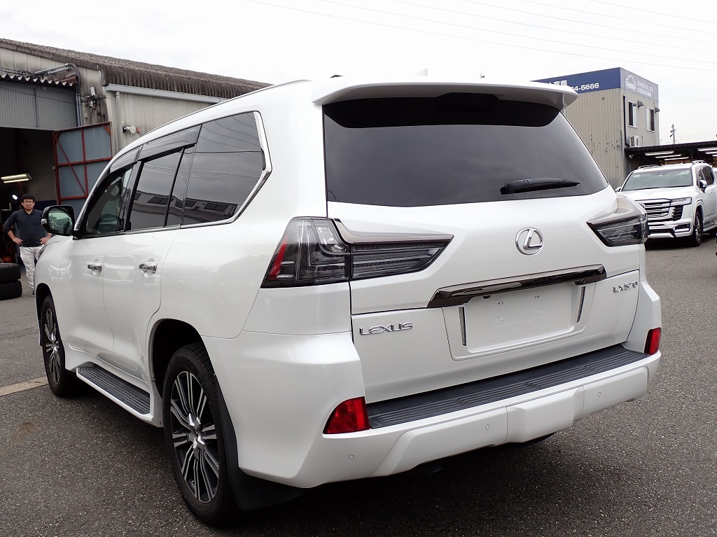 LEXUS LX 570