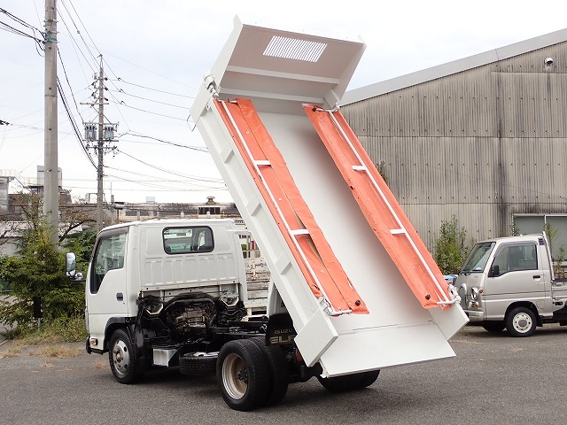 ISUZU Elf Truck