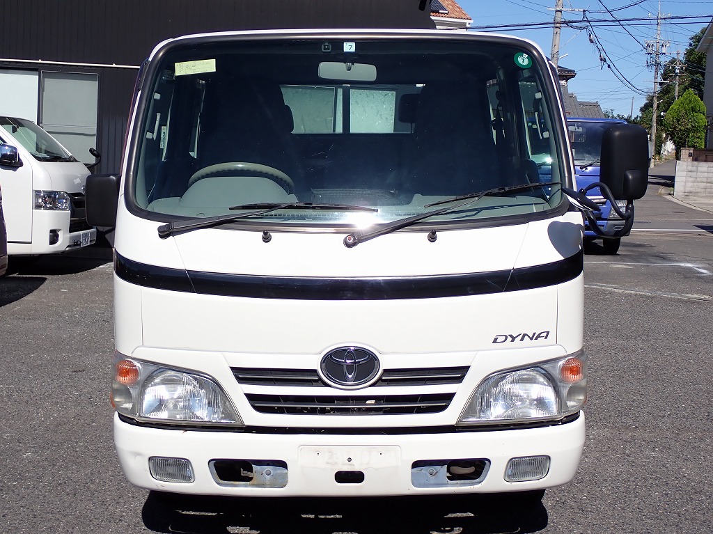 TOYOTA Dyna Truck