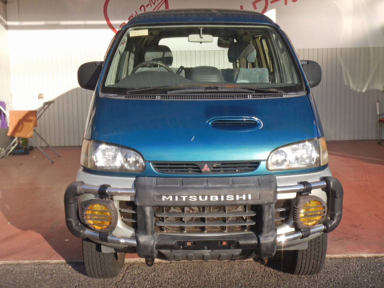 MITSUBISHI Delica Spacegear