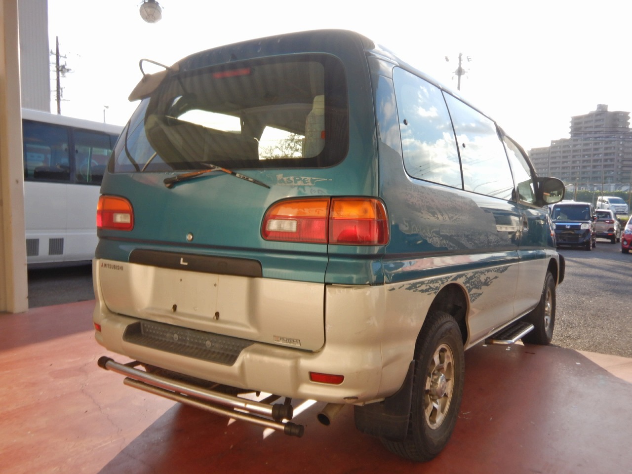 MITSUBISHI Delica Spacegear