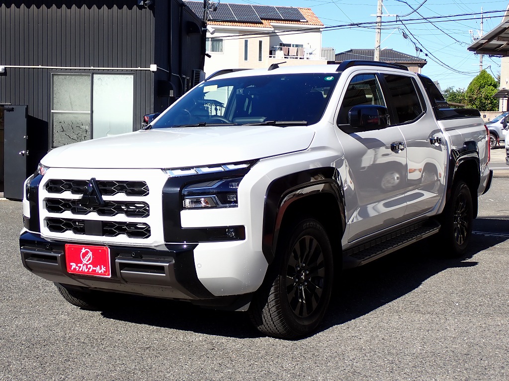 MITSUBISHI Triton