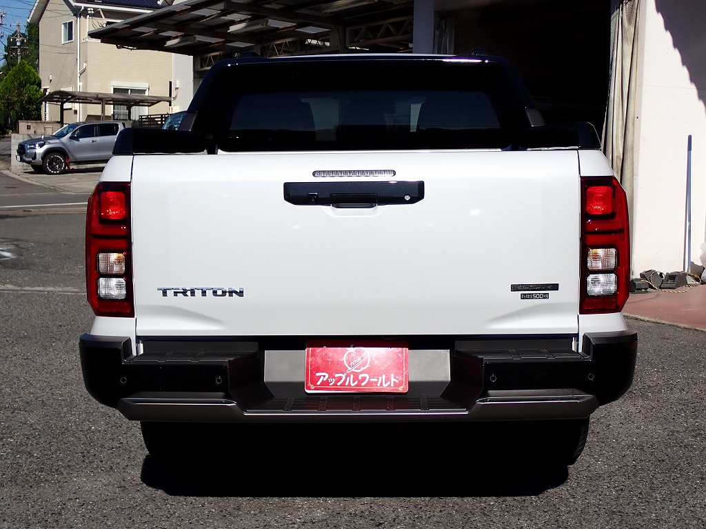 MITSUBISHI Triton