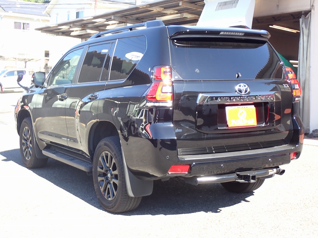 TOYOTA Land Cruiser Prado