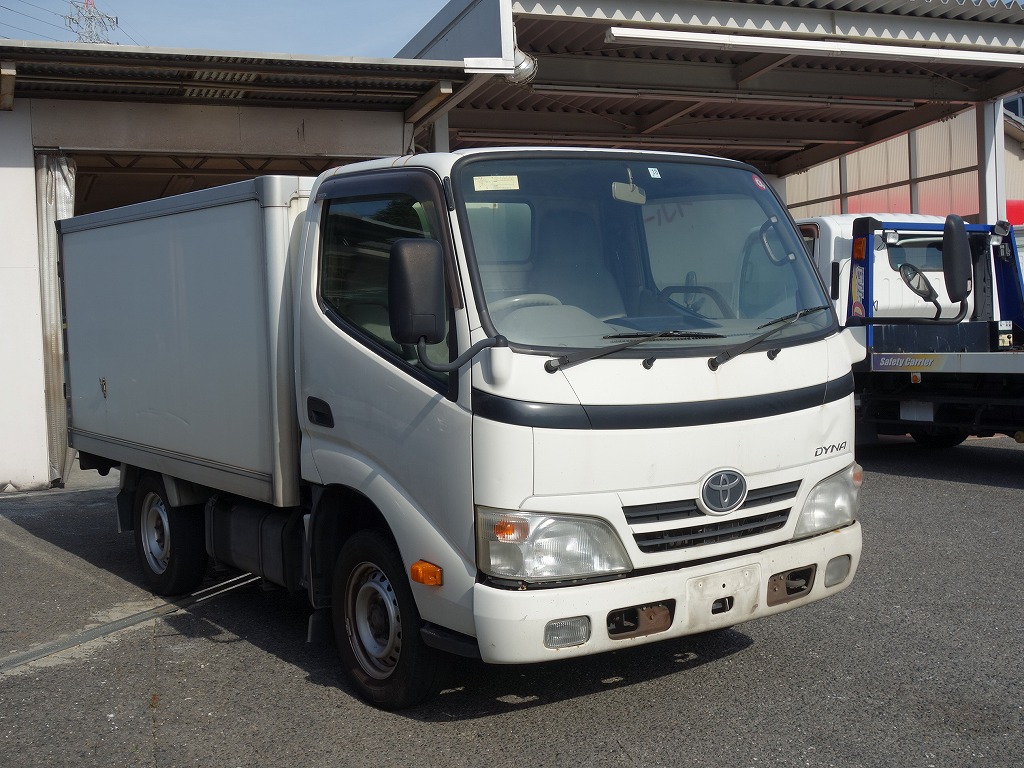 TOYOTA Dyna Truck