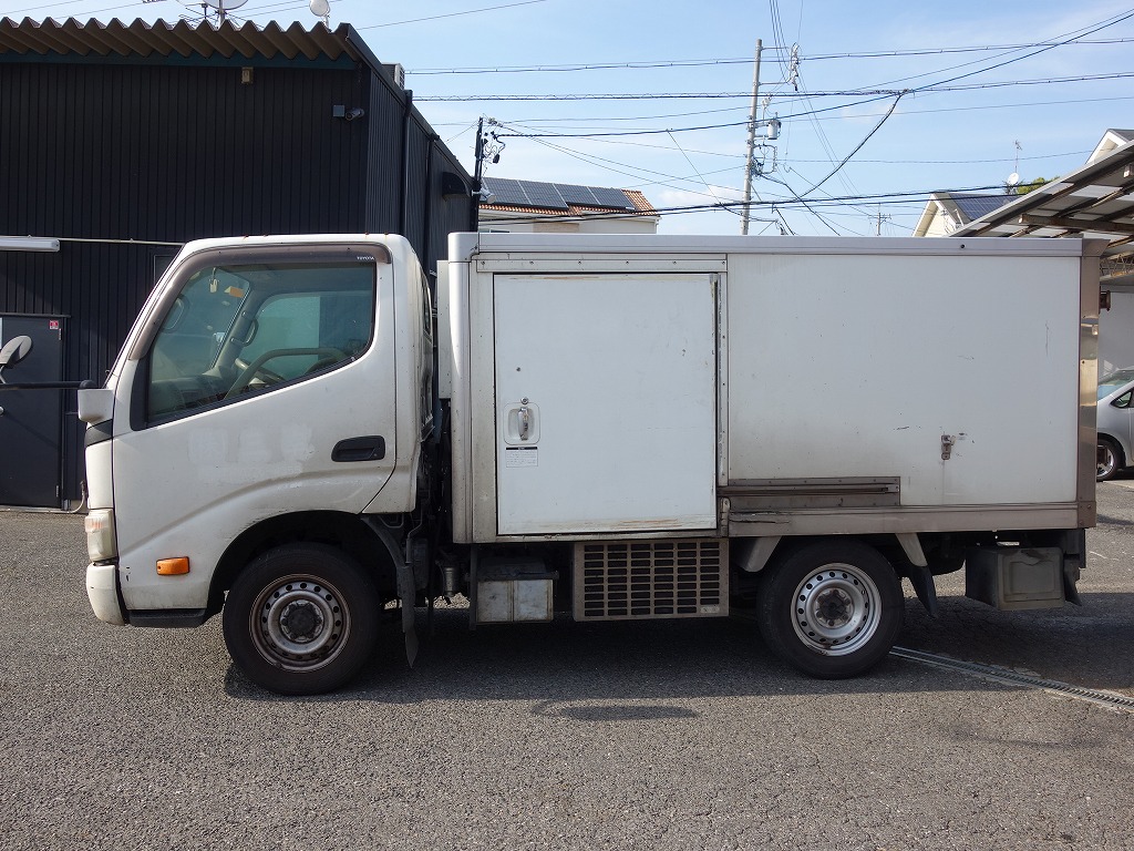 TOYOTA Dyna Truck