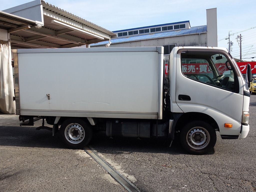 TOYOTA Dyna Truck