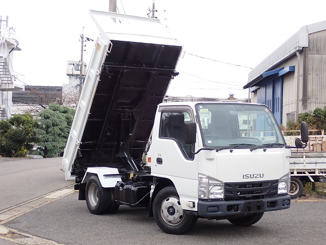 ISUZU Elf Truck