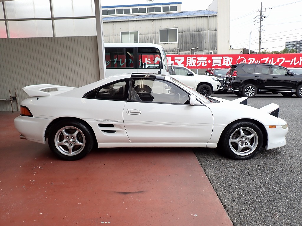 TOYOTA MR2